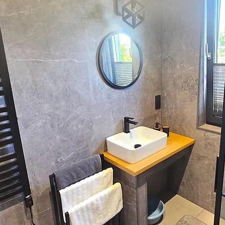 Fields - Na Dzikiej Lace 2 * Rychwałd